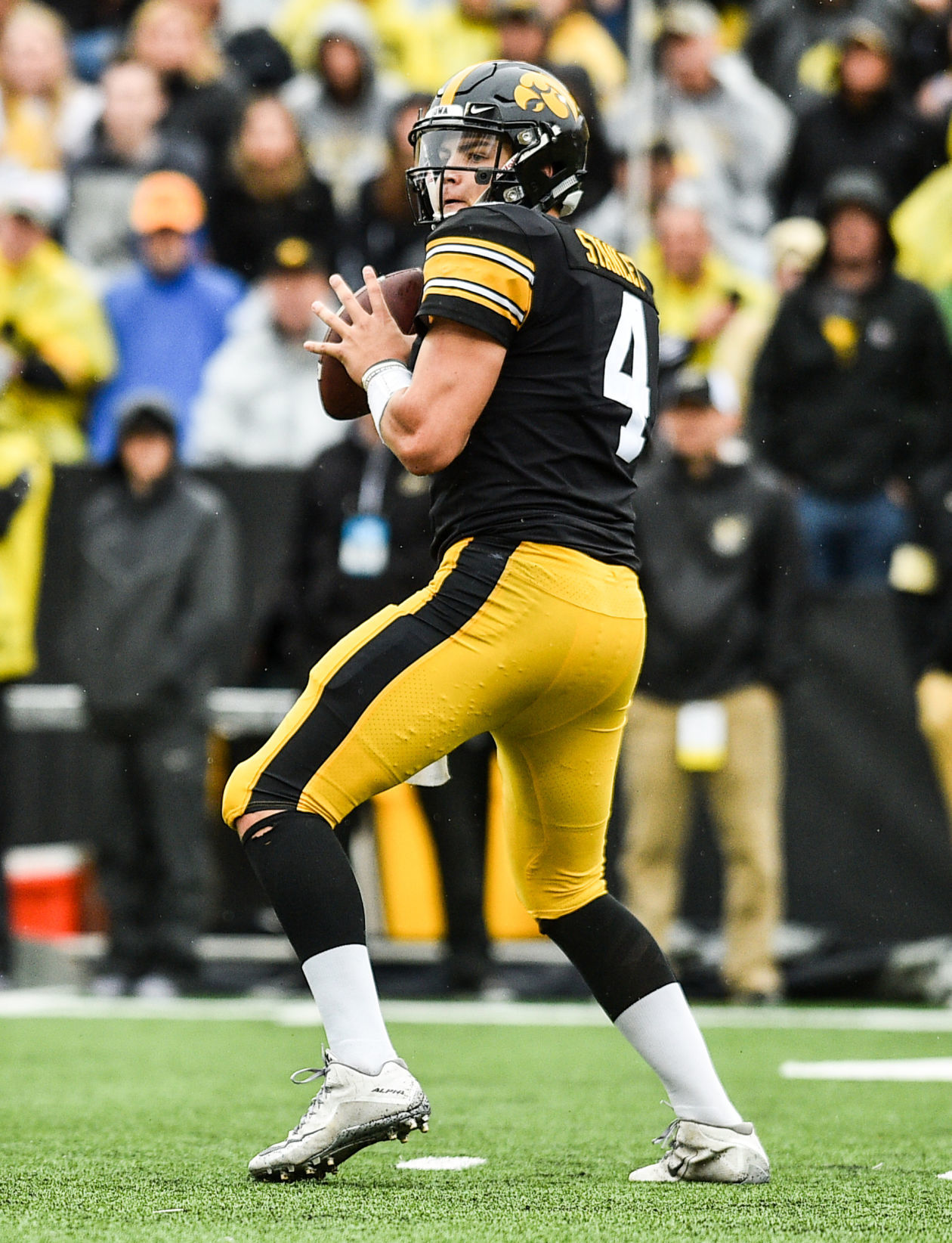 101919-qct-spt-purdue-ia-foot-075a.jpg